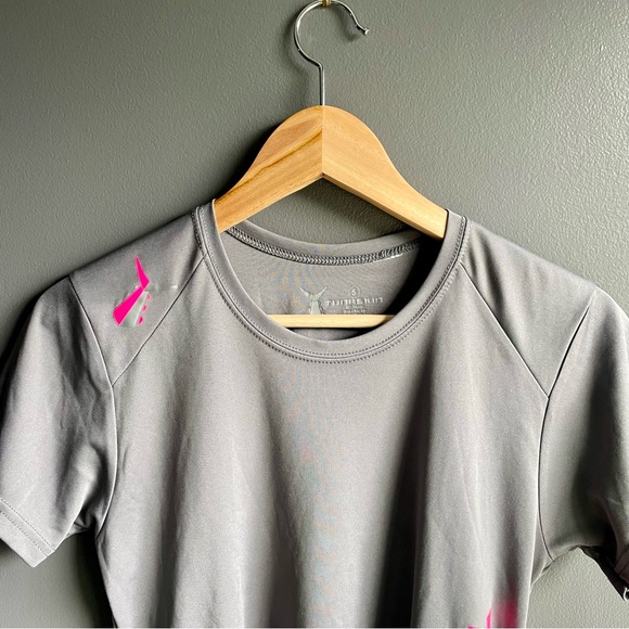 Tunaskin Gray Women Short Sleeve Performance Tee with Pink Tuna Logo Size Small - Picture 4 of 4